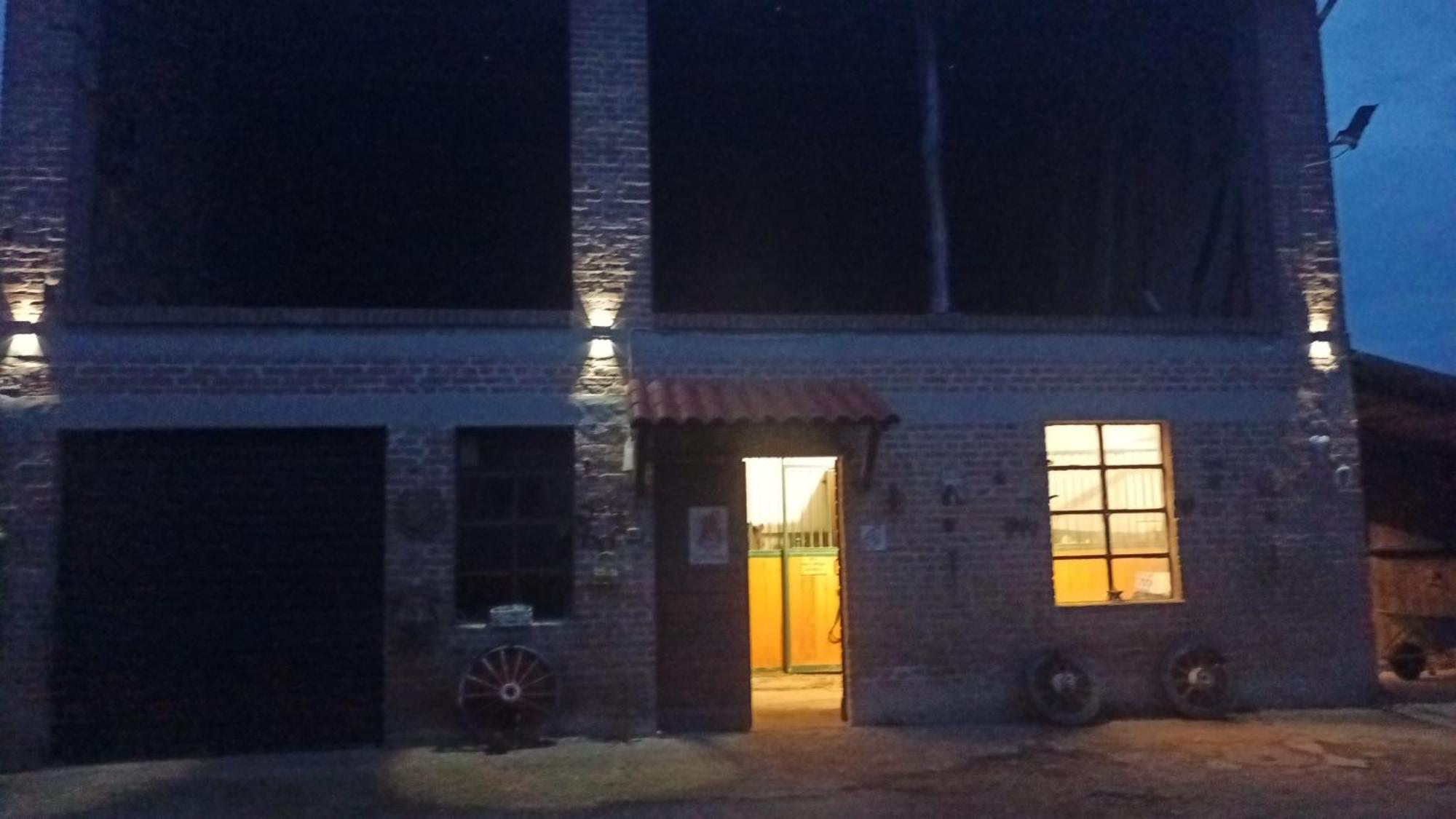 לינה וארוחת בוקר Codevilla Felix House מראה חיצוני תמונה